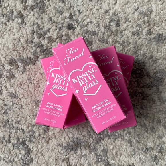 Too Faced Kissing Jelly Lip Oil Gloss Pina Colada - Picture 7 of 8
